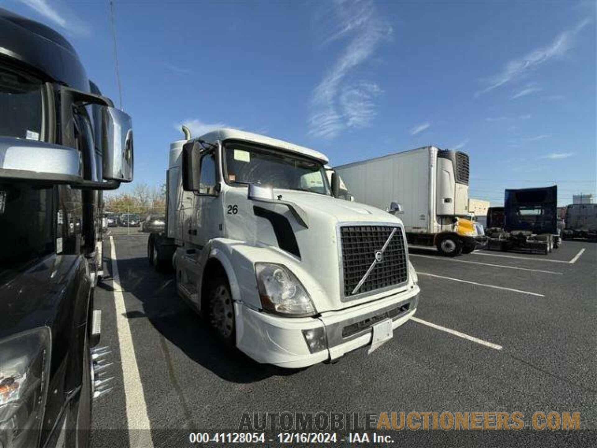 4V4NC9EH2JN888615 VOLVO VNL 2018