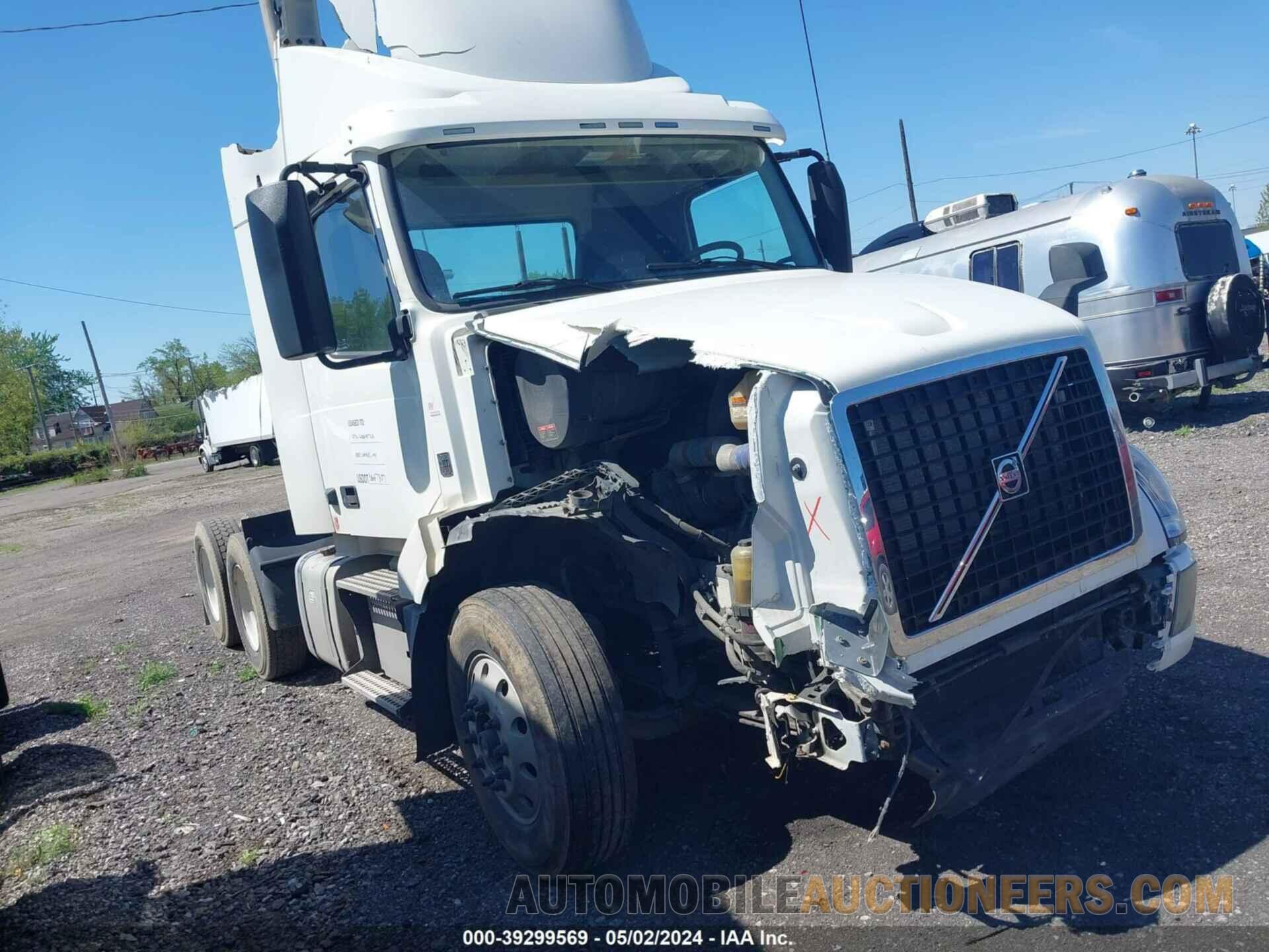 4V4NC9EH2JN892115 VOLVO VNL 2018