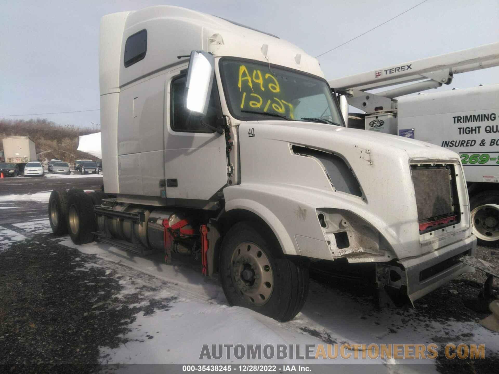 4V4NC9EH3FN923072 VOLVO VN 2015