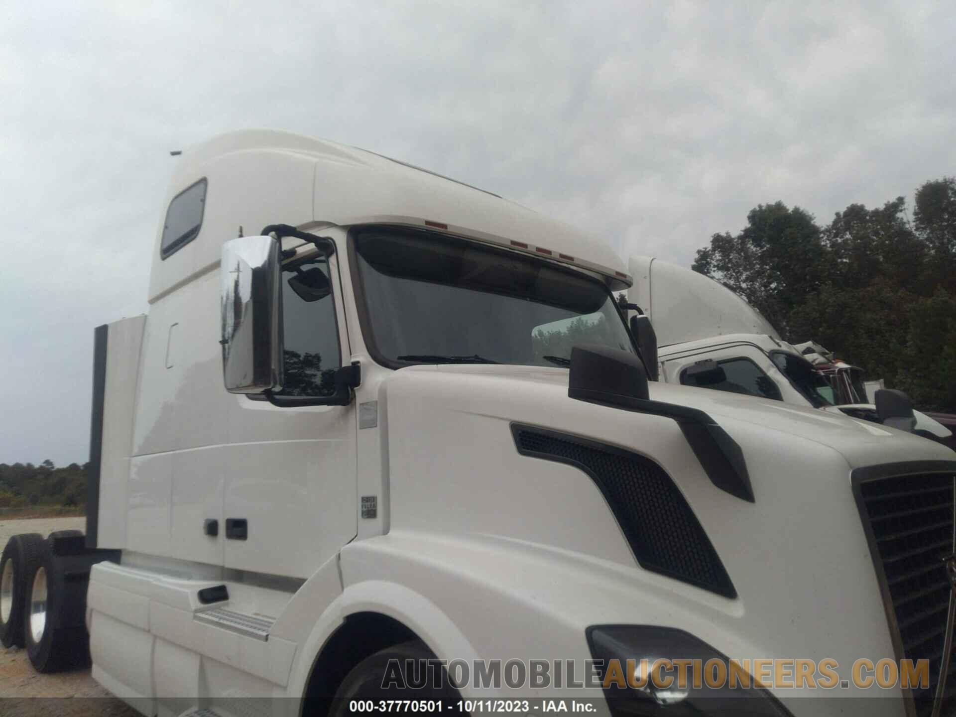 4V4NC9EH3KN906217 VOLVO VN 2019