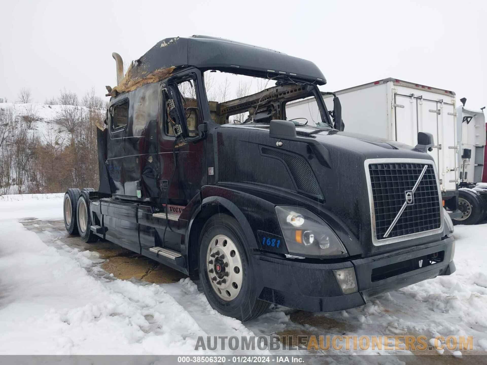 4V4NC9EH4FN927485 VOLVO VN 2015