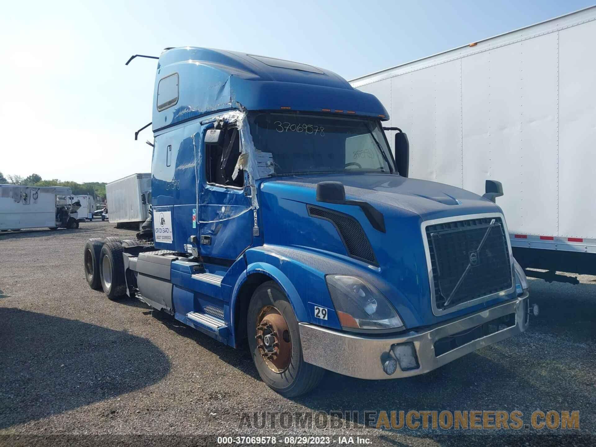 4V4NC9EH5FN918519 VOLVO VN 2015