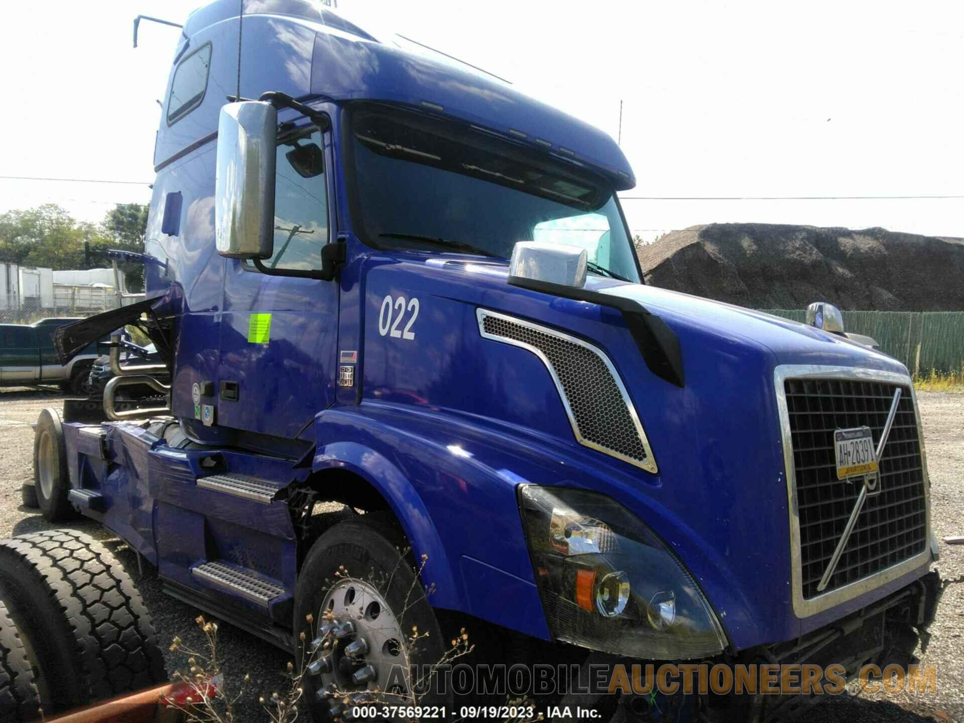 4V4NC9EH5JN889077 VOLVO VN 2018