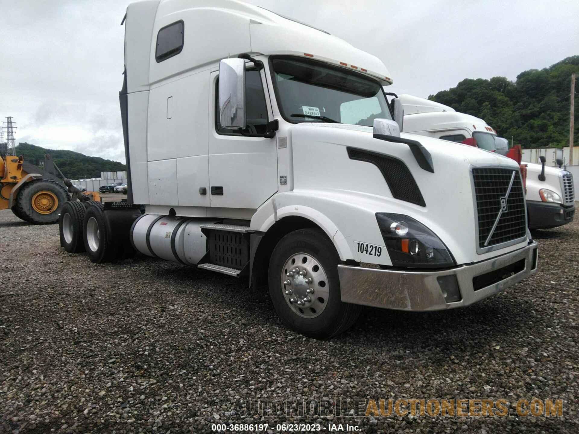 4V4NC9EH6FN911269 VOLVO VN 2015