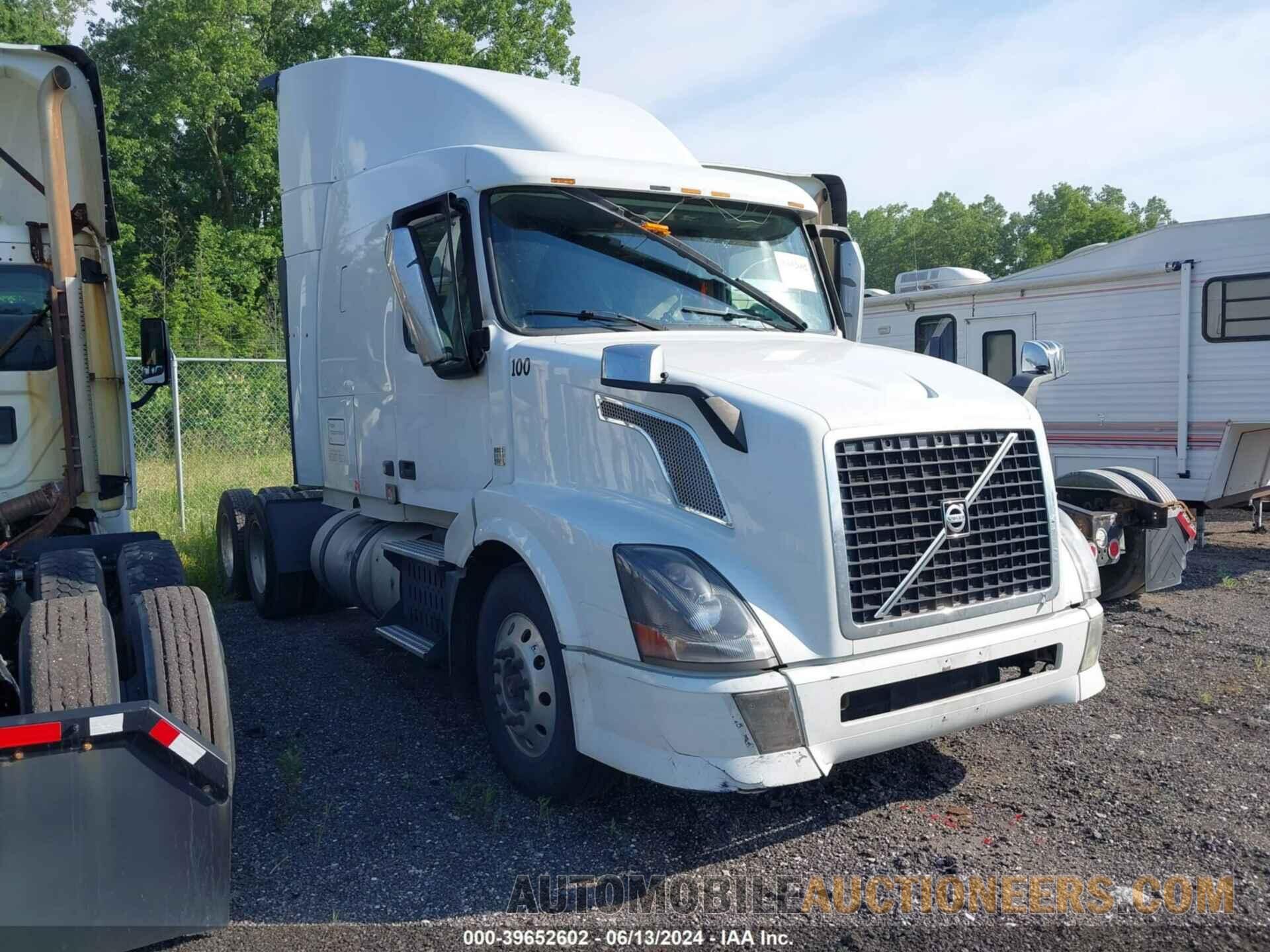 4V4NC9EH6FN917671 VOLVO VNL 2015