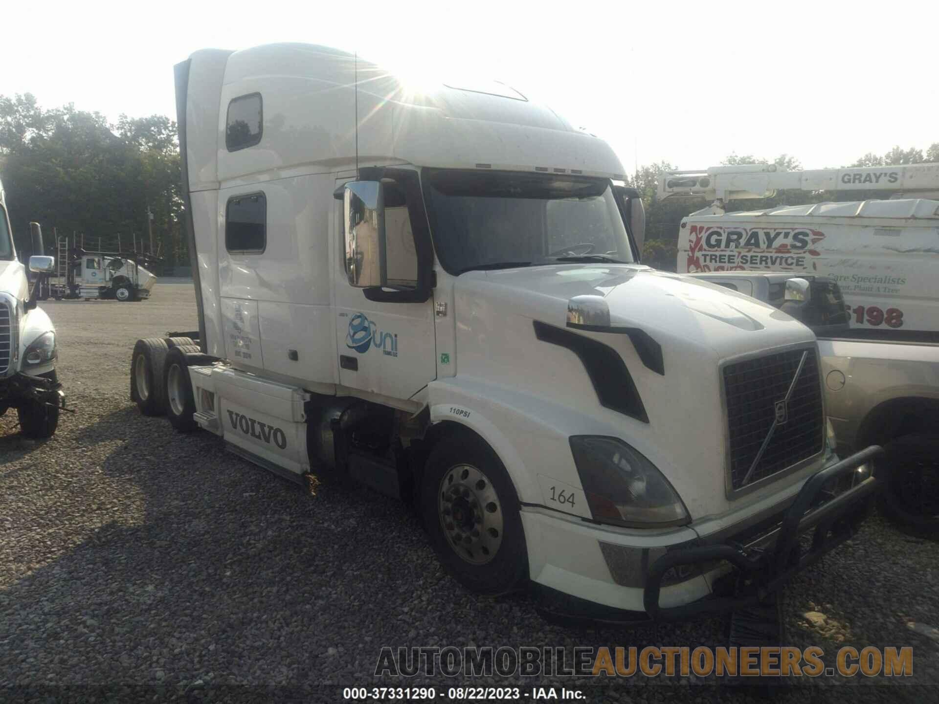 4V4NC9EH6FN928105 VOLVO VN 2015