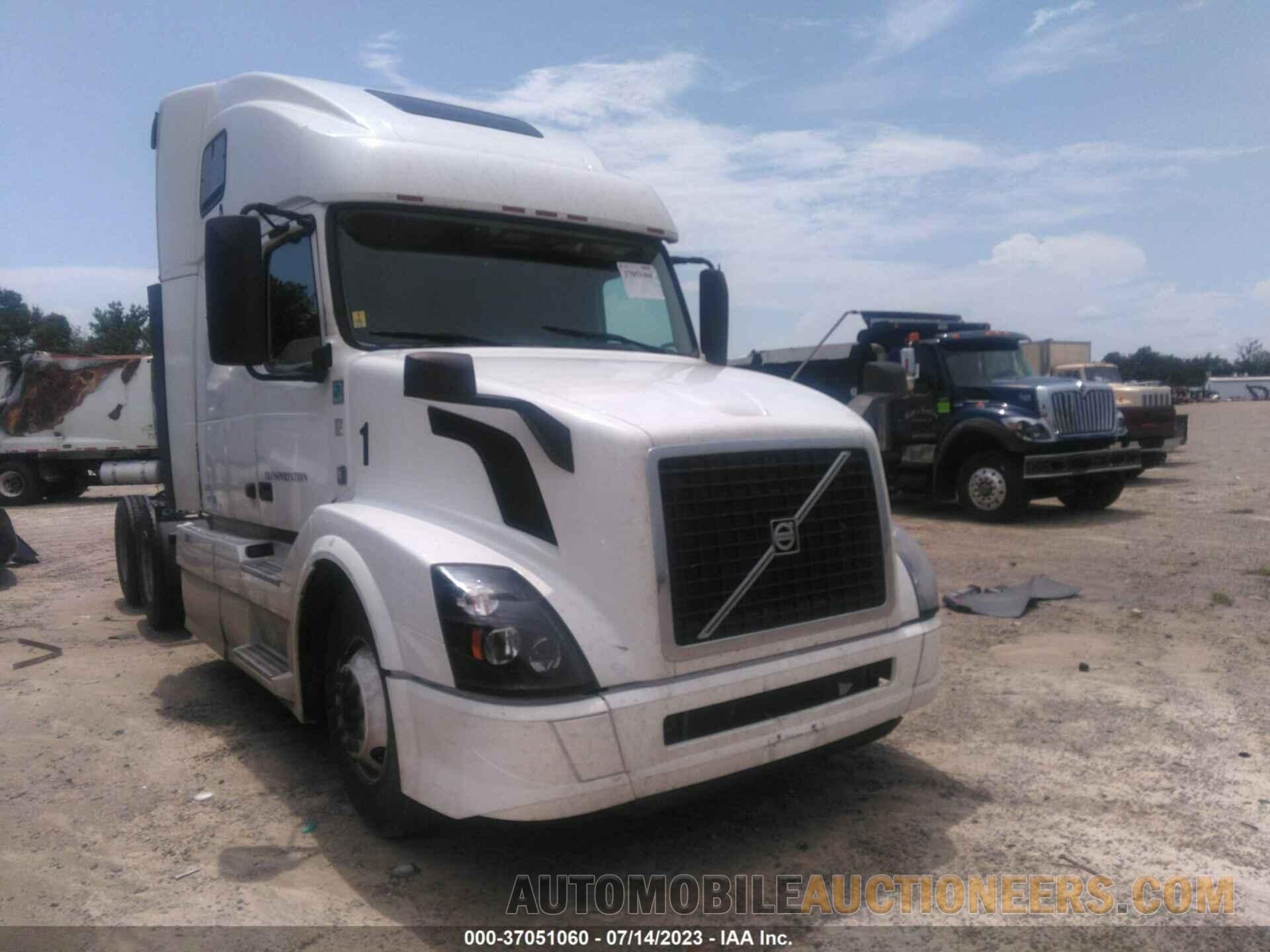 4V4NC9EH6GN938733 VOLVO VN 2016