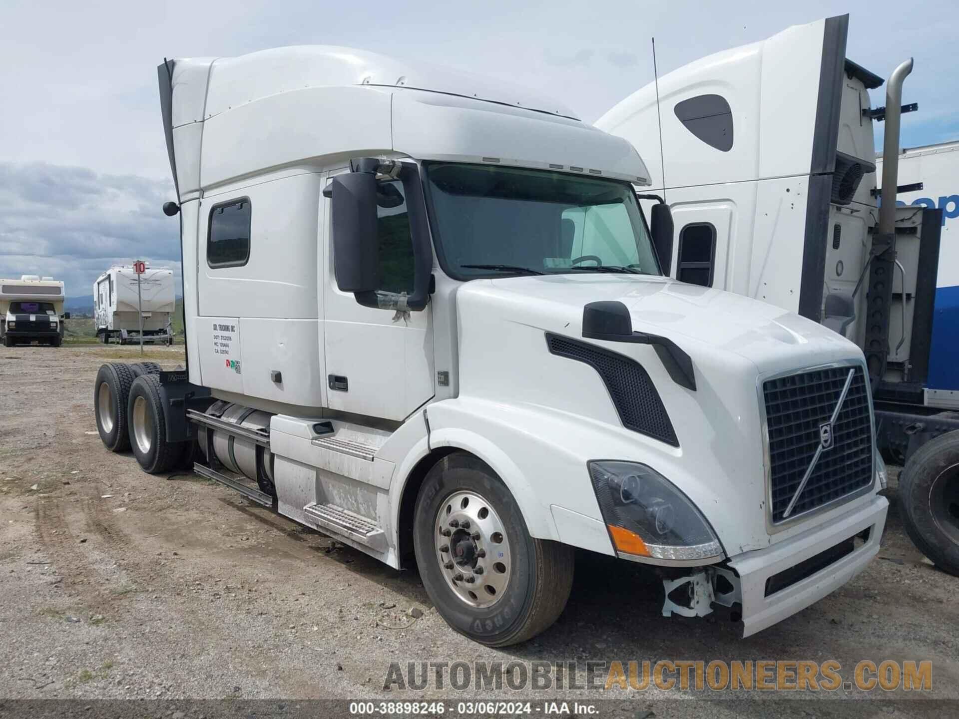 4V4NC9EH6HN977971 VOLVO VNL 2017