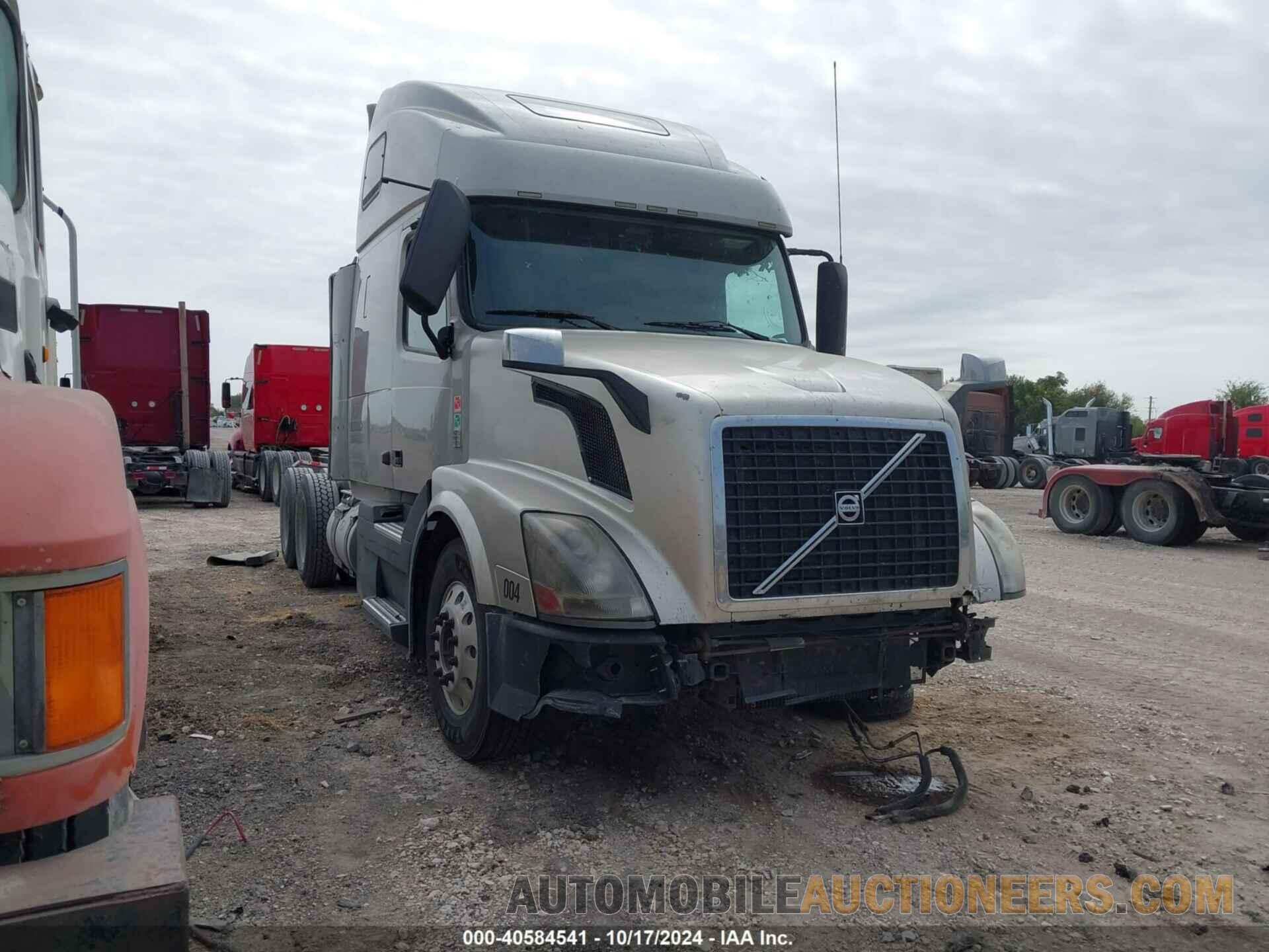 4V4NC9EH8DN567845 VOLVO VN 2013