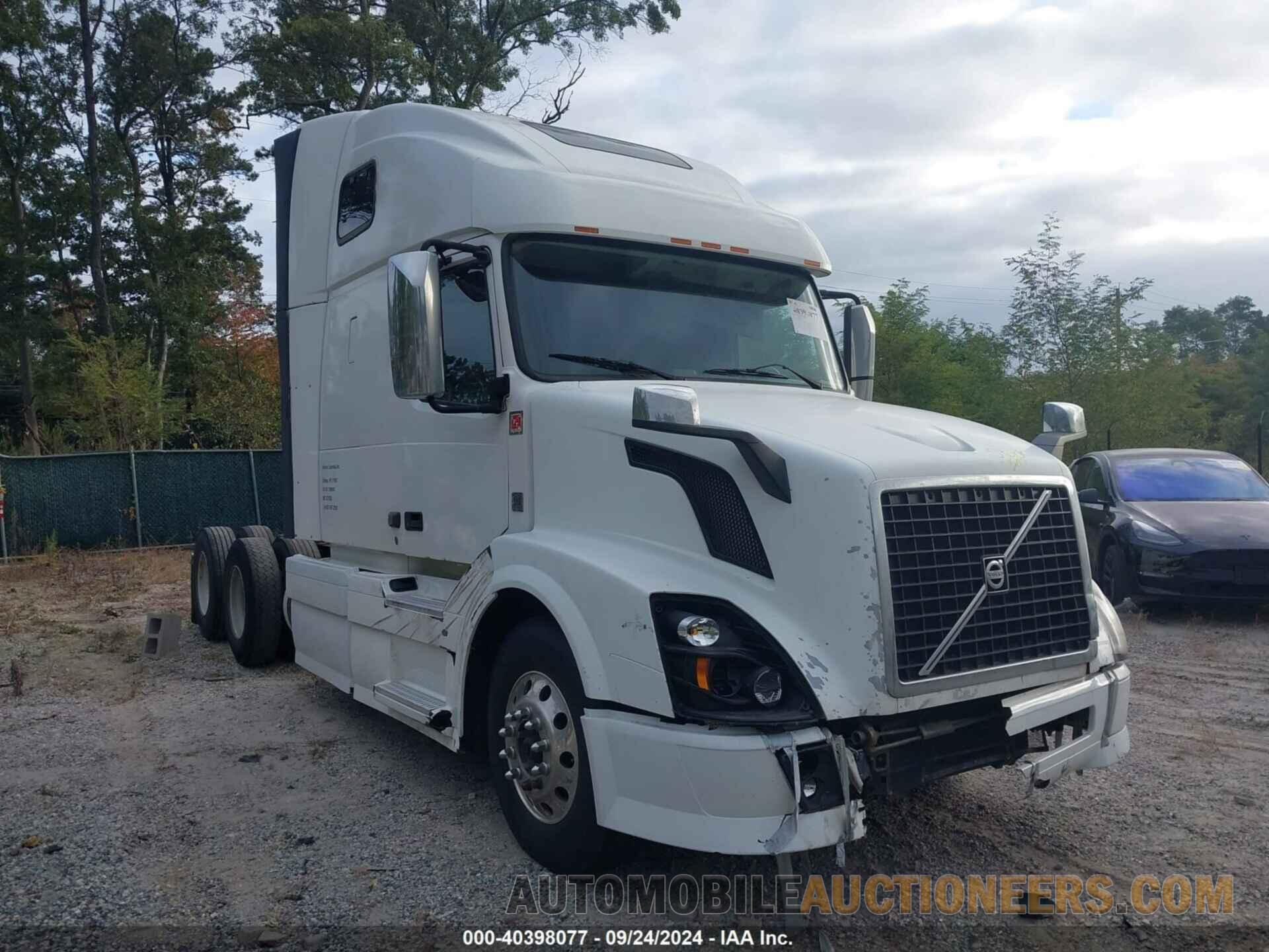 4V4NC9EH8FN931507 VOLVO VN 2015