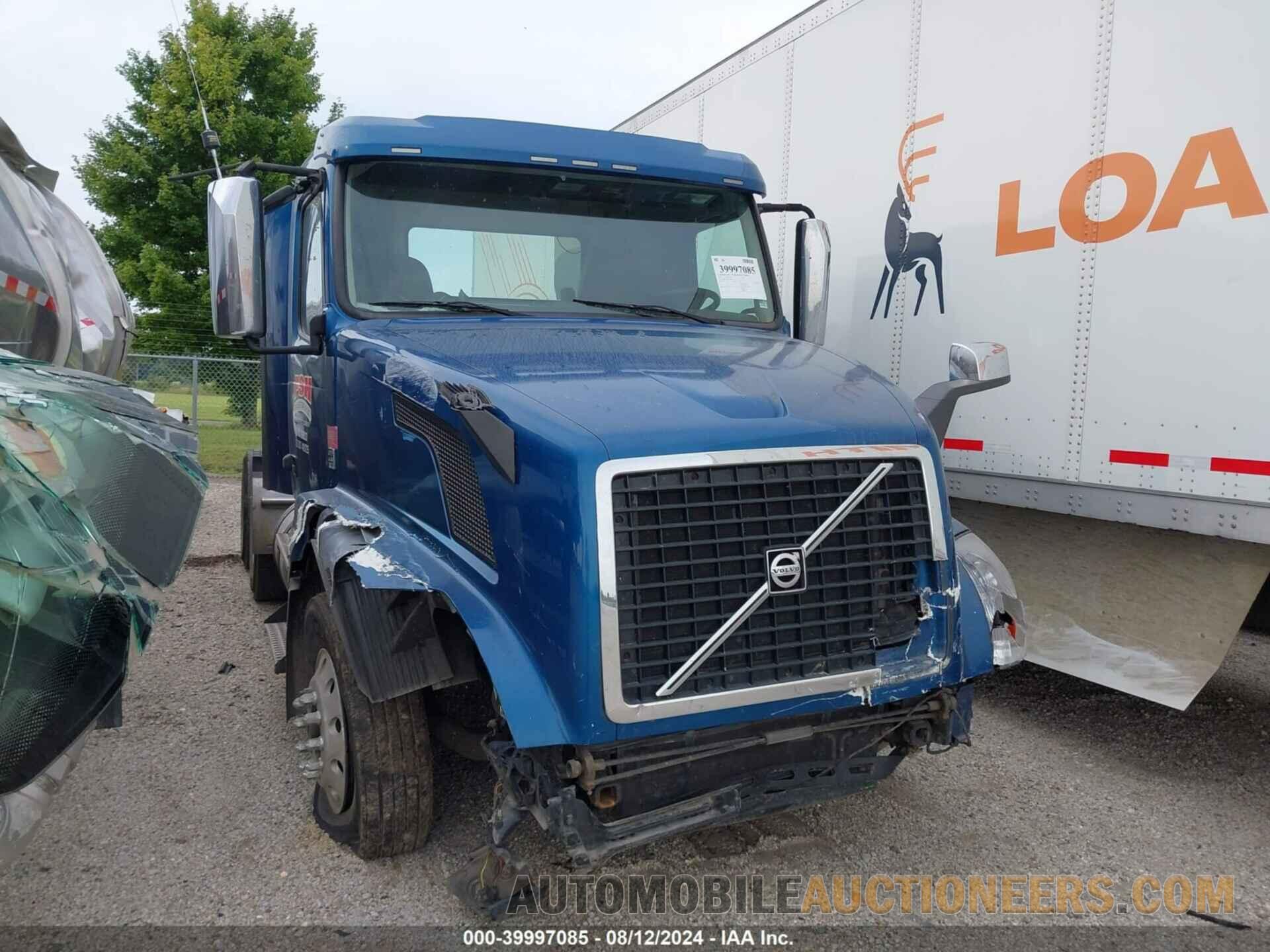 4V4NC9EH8HN991998 VOLVO VNL 2017