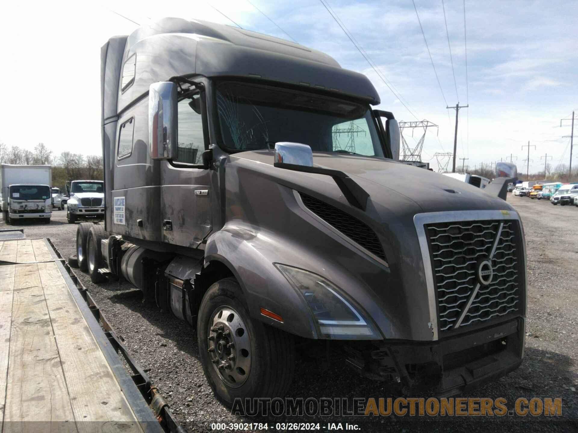 4V4NC9EH8KN903703 VOLVO VNL 2019