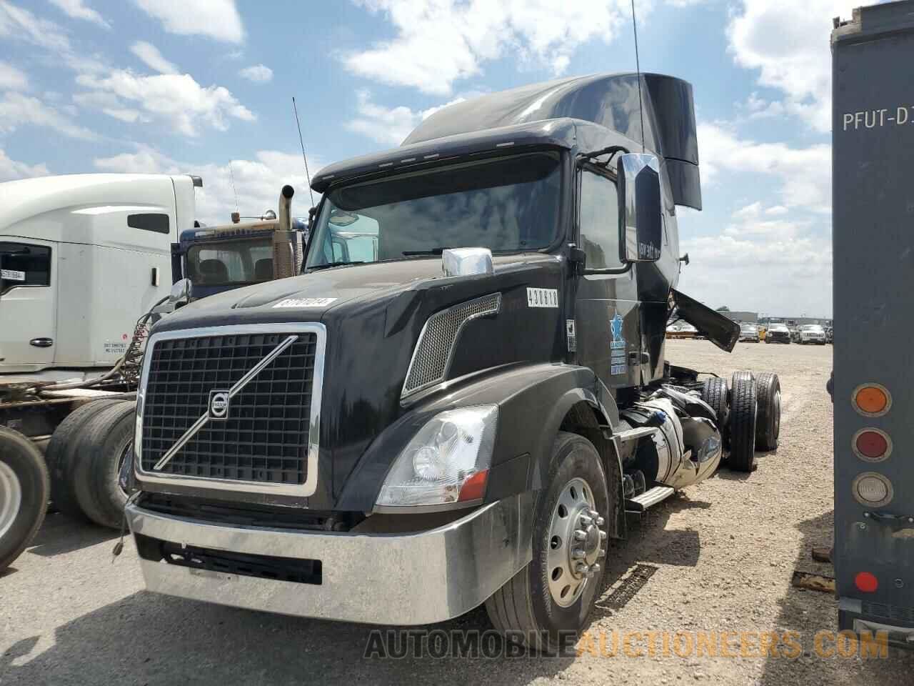 4V4NC9EH9JN889129 VOLVO VN 2018