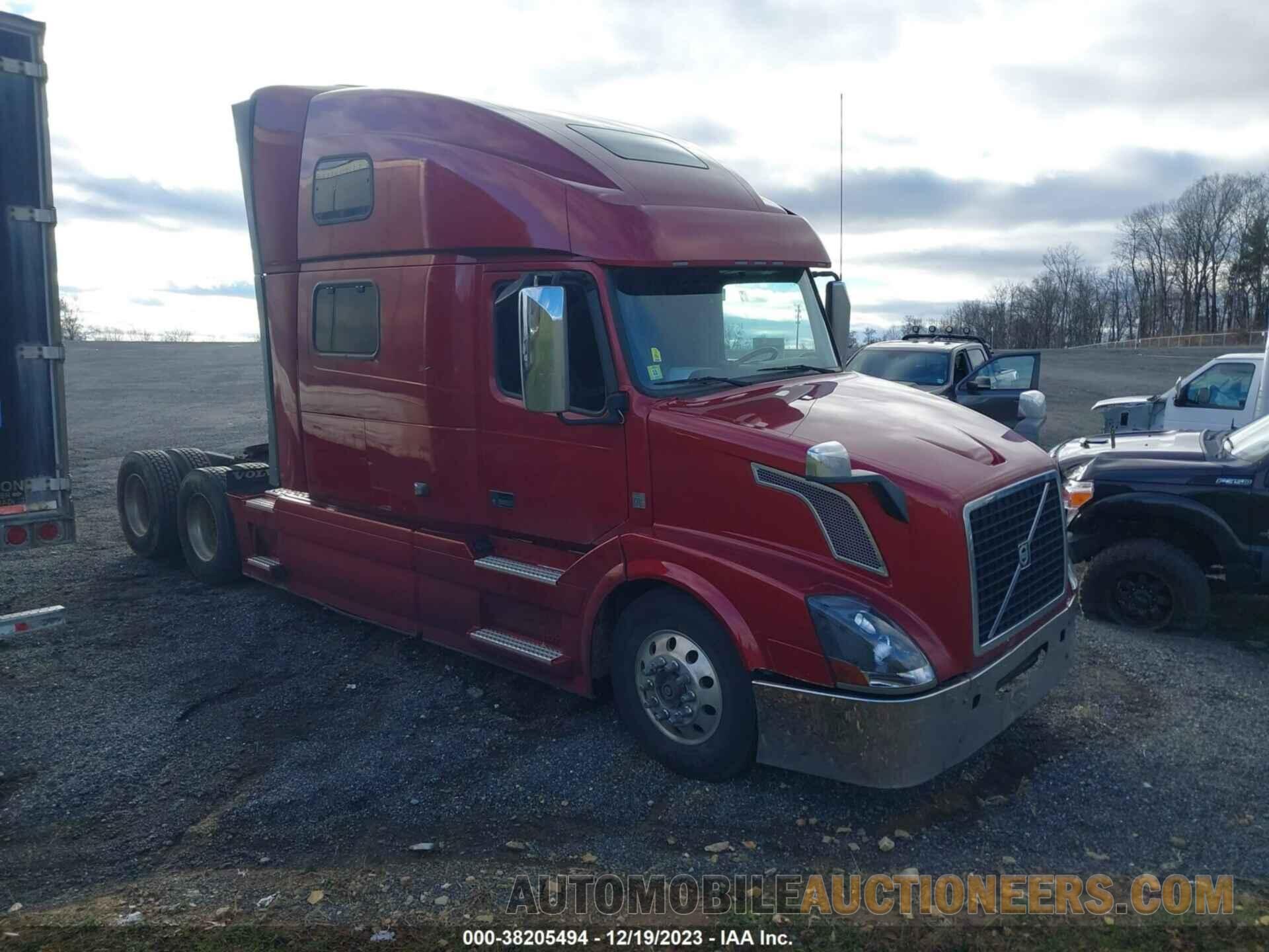 4V4NC9EH9JN892175 VOLVO VNL 2018