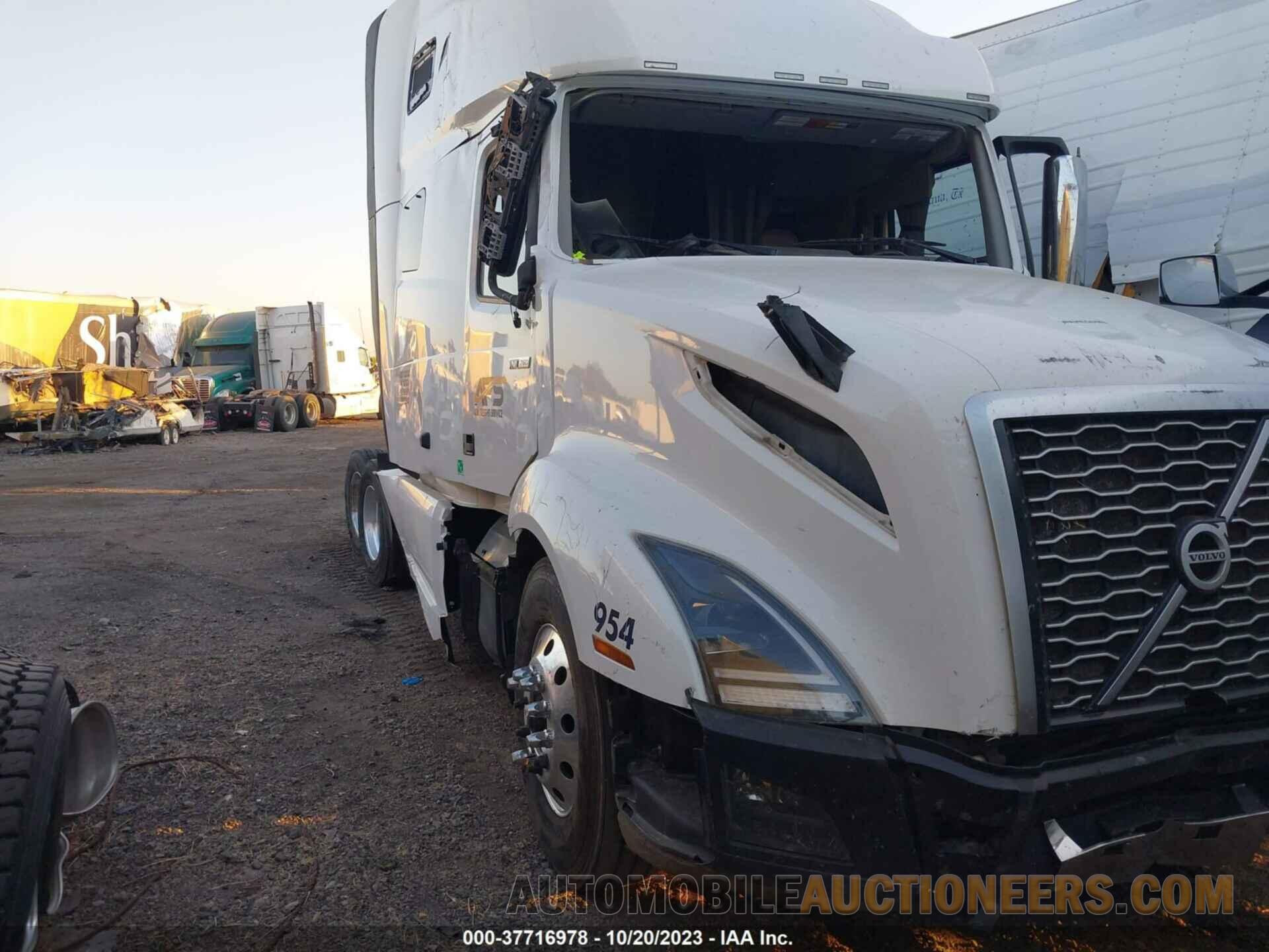 4V4NC9EJ0PN610954 VOLVO VN 2023