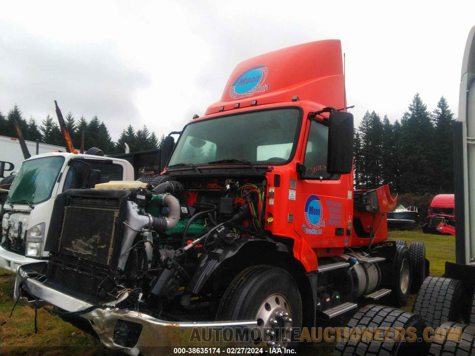 4V4NC9EJ9FN911575 VOLVO VN 2015