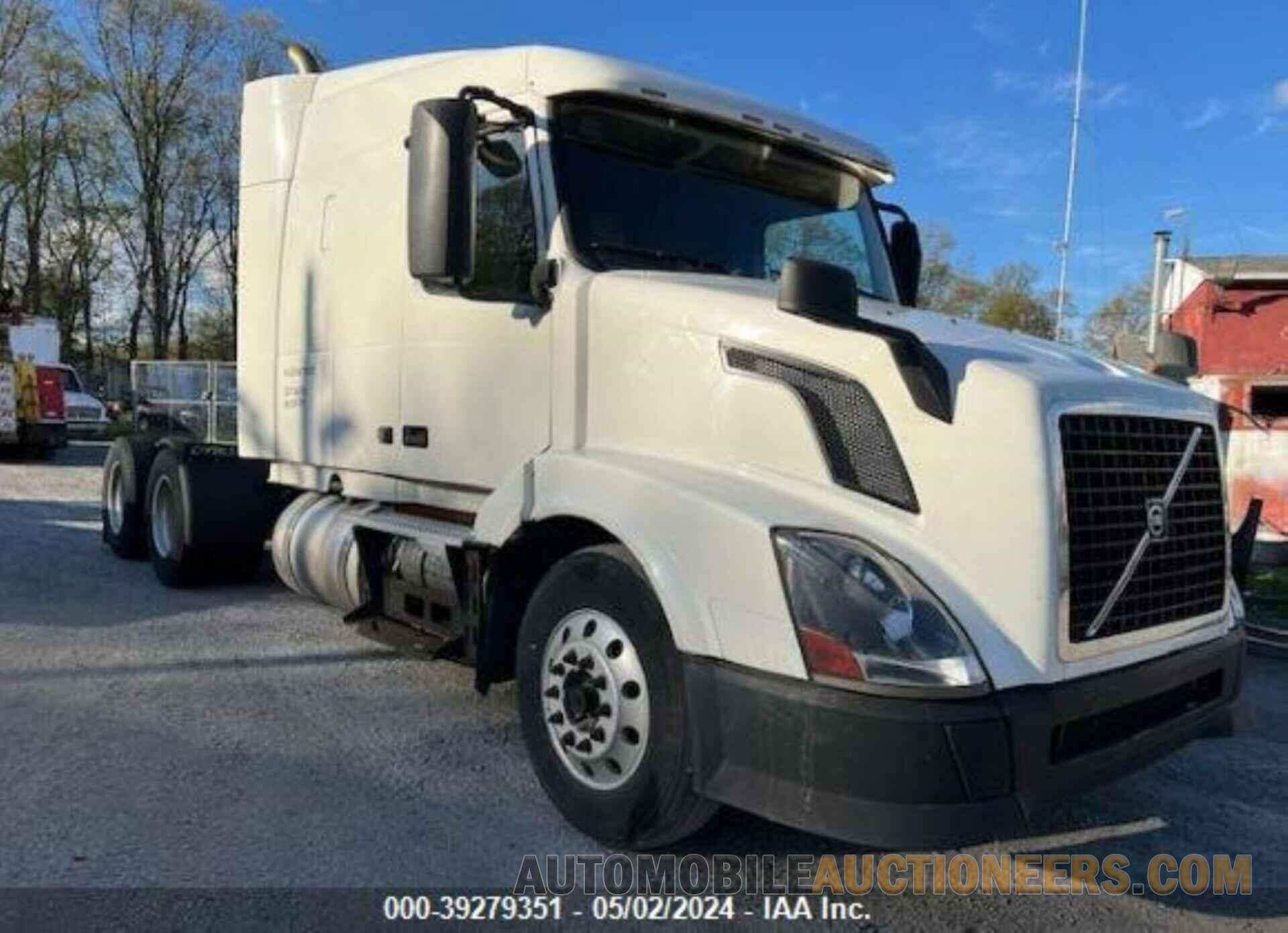 4V4NC9TH0FN930659 VOLVO VN 2015