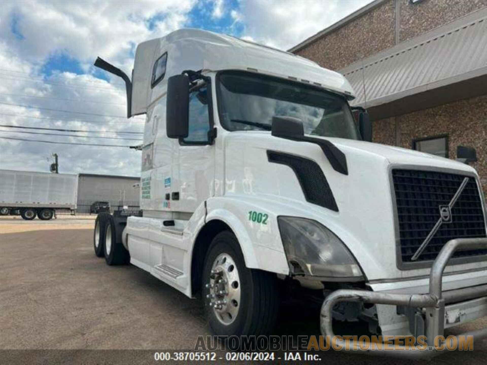 4V4NC9TH0JN992295 VOLVO VNL 2018