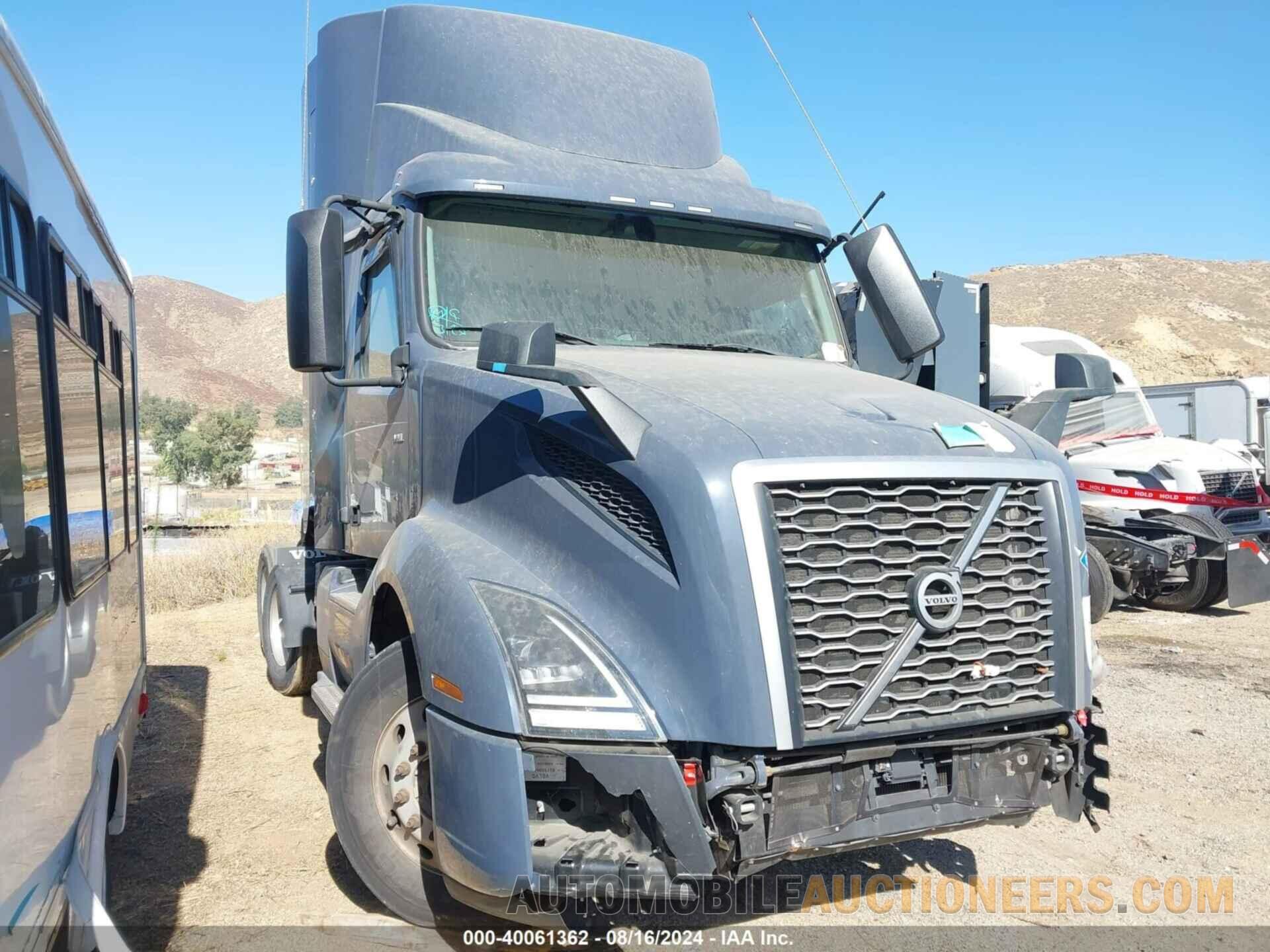 4V4NC9UG3NN318430 VOLVO VNL 2022