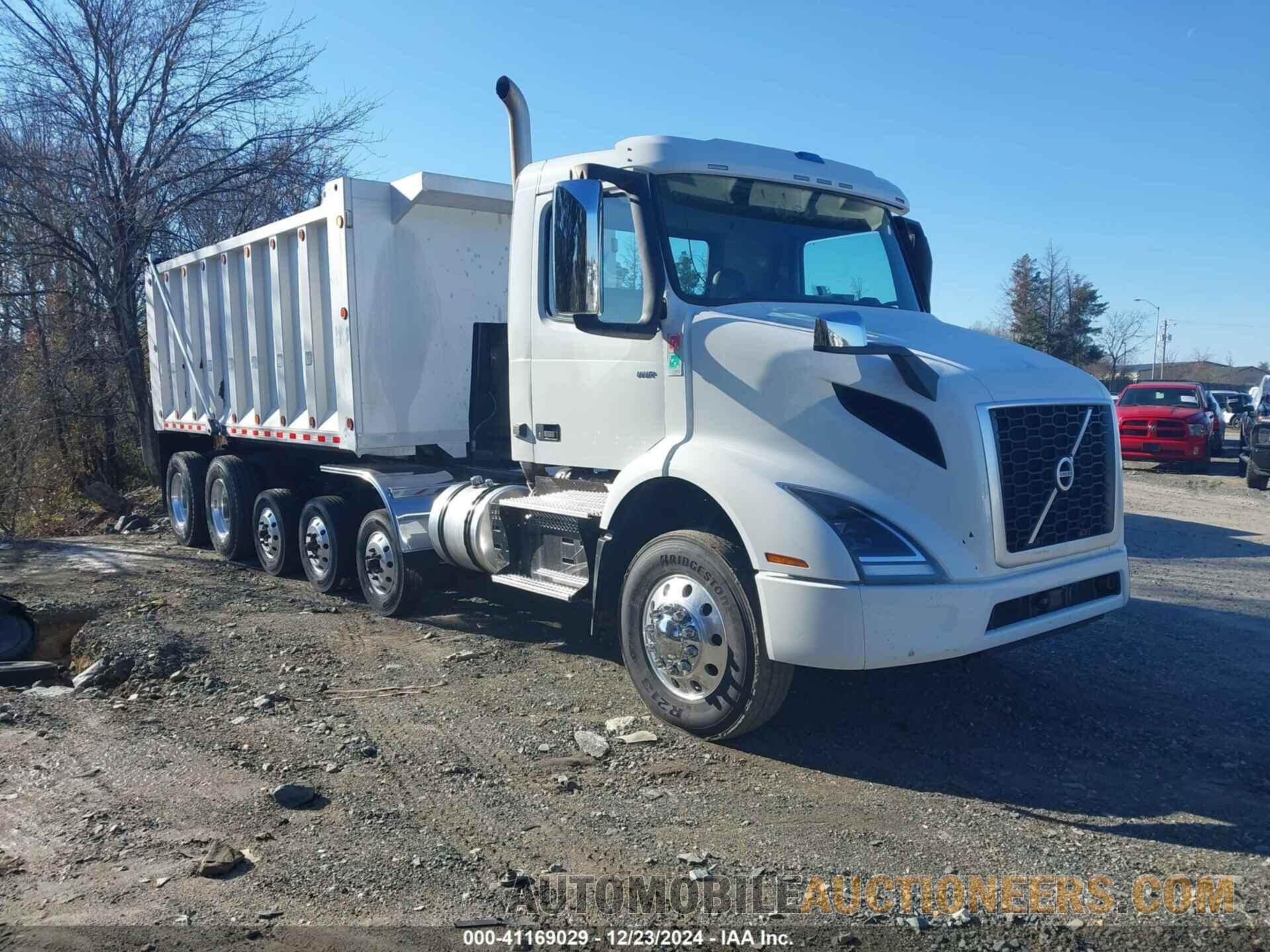 4V4W19EG1LN245449 VOLVO VNR 2020