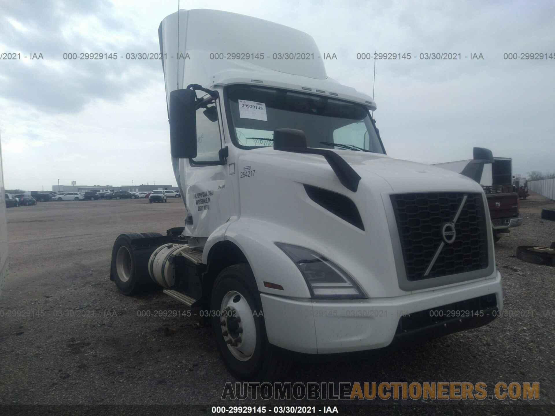 4V4W39EG2KN226160 VOLVO VNR 2019