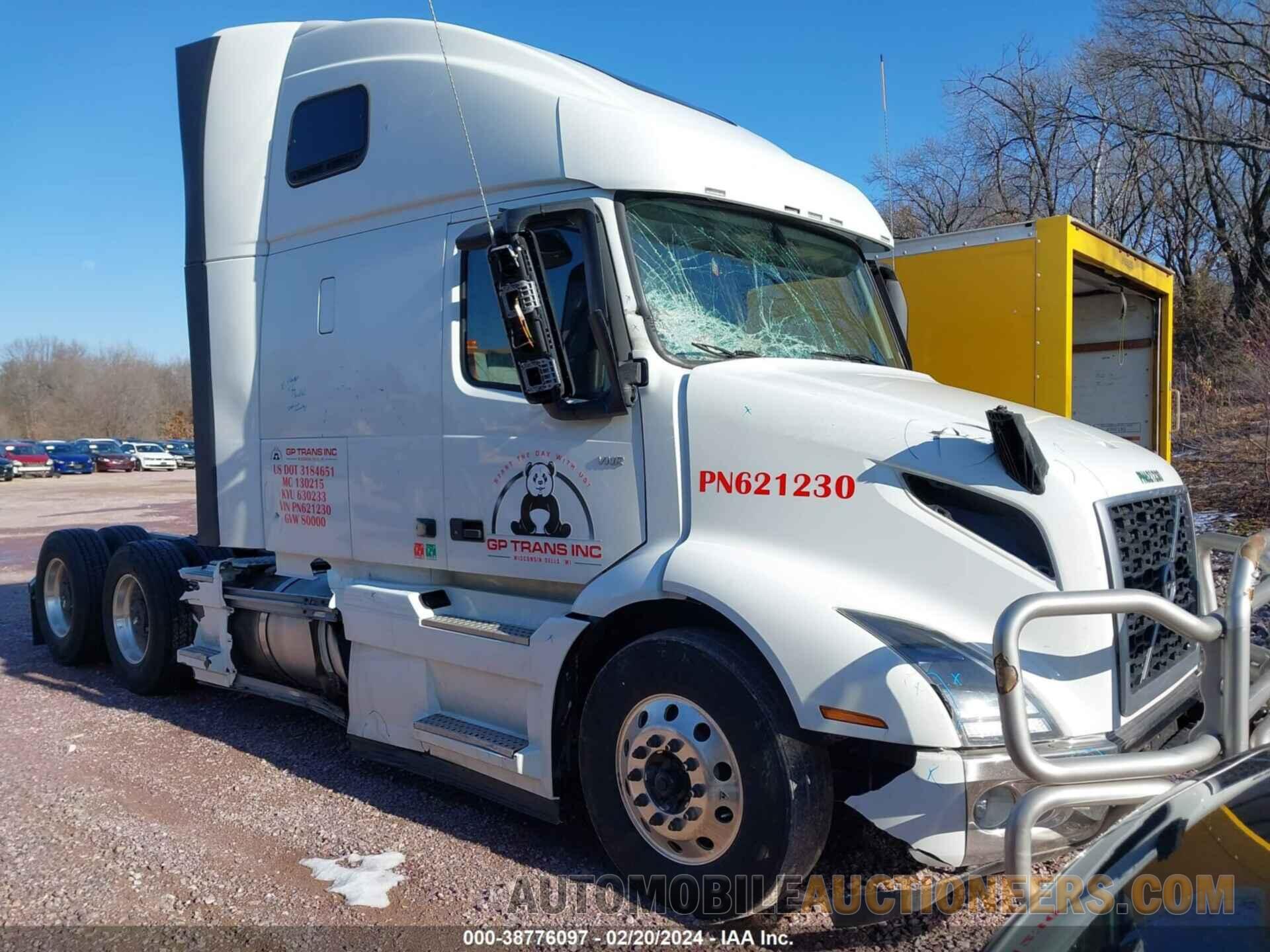 4V4WC9EH0PN621230 VOLVO VNR 2023