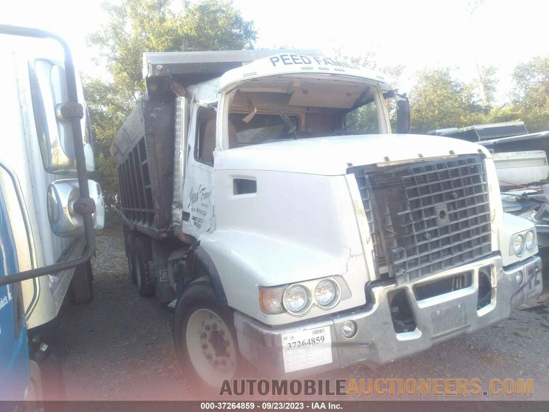 4V5K99EH9FN175733 VOLVO VHD 2015