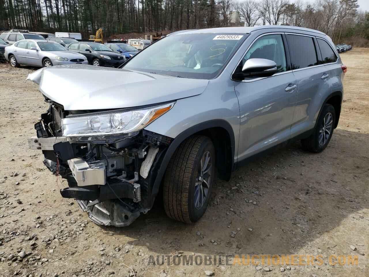 5 TOYOTA HIGHLANDER 2019