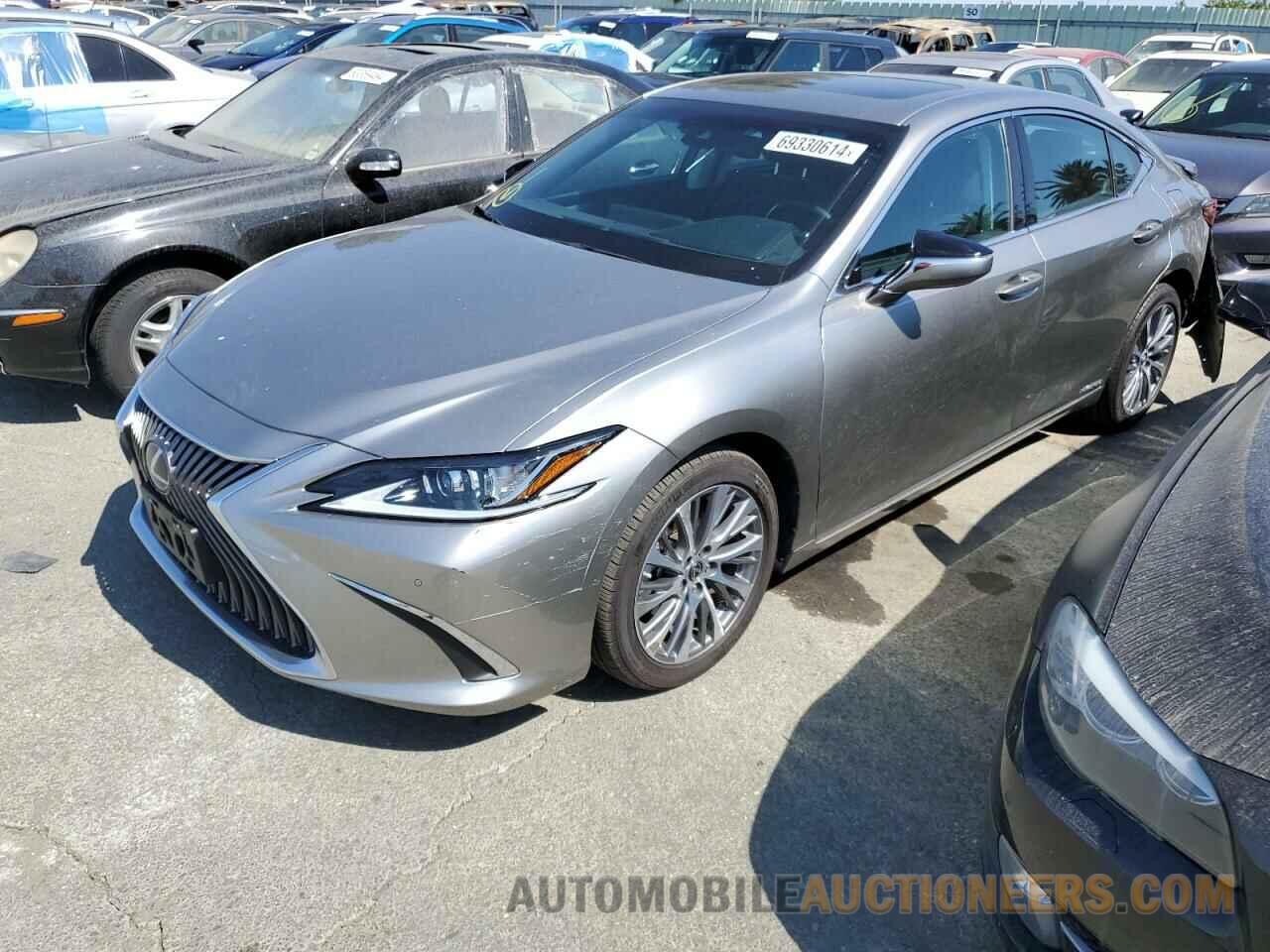 58AB21B10KU003804 LEXUS ES300 2019