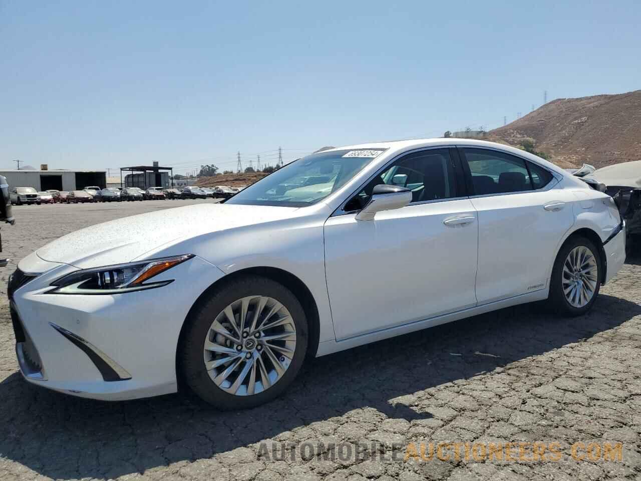 58AB21B12KU002685 LEXUS ES300 2019