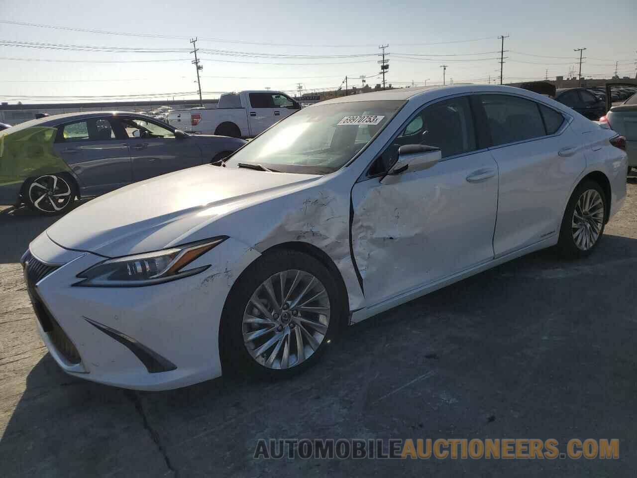 58AB21B12KU003805 LEXUS ES300 2019