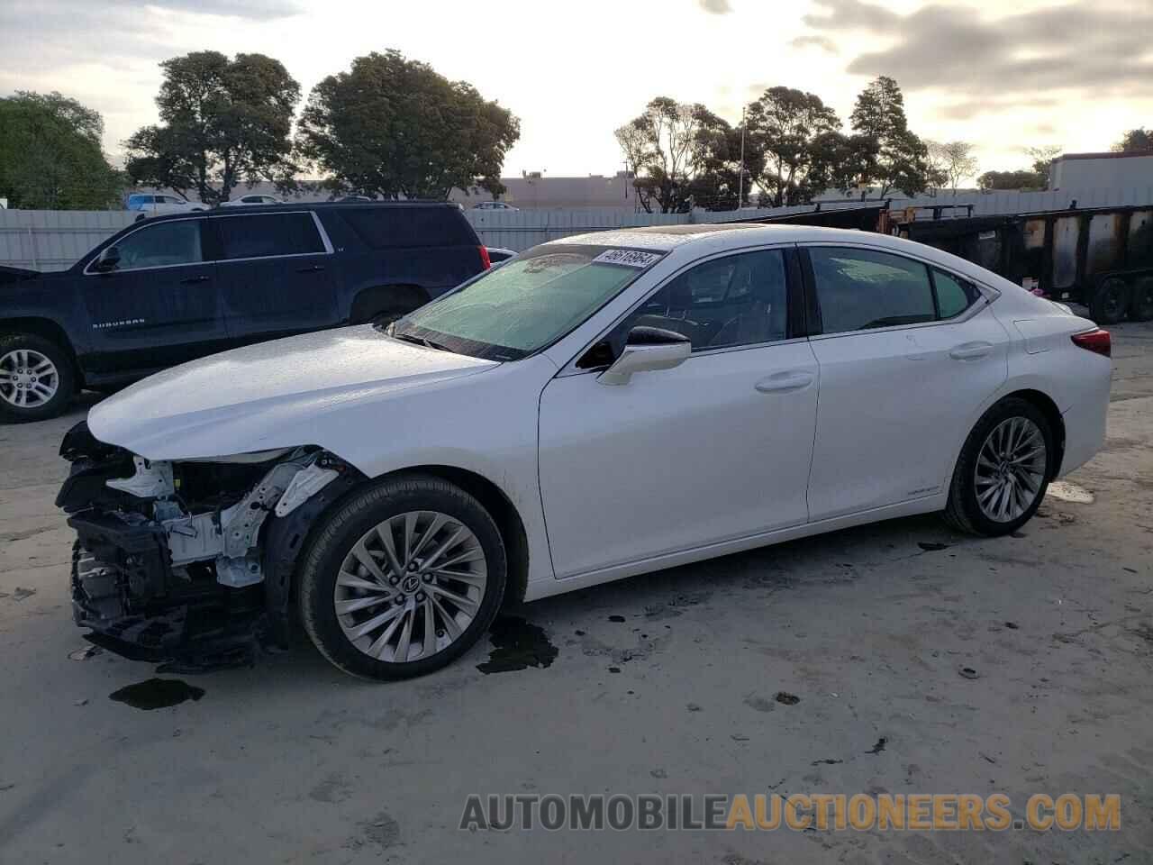 58AB21B13KU001240 LEXUS ES300 2019