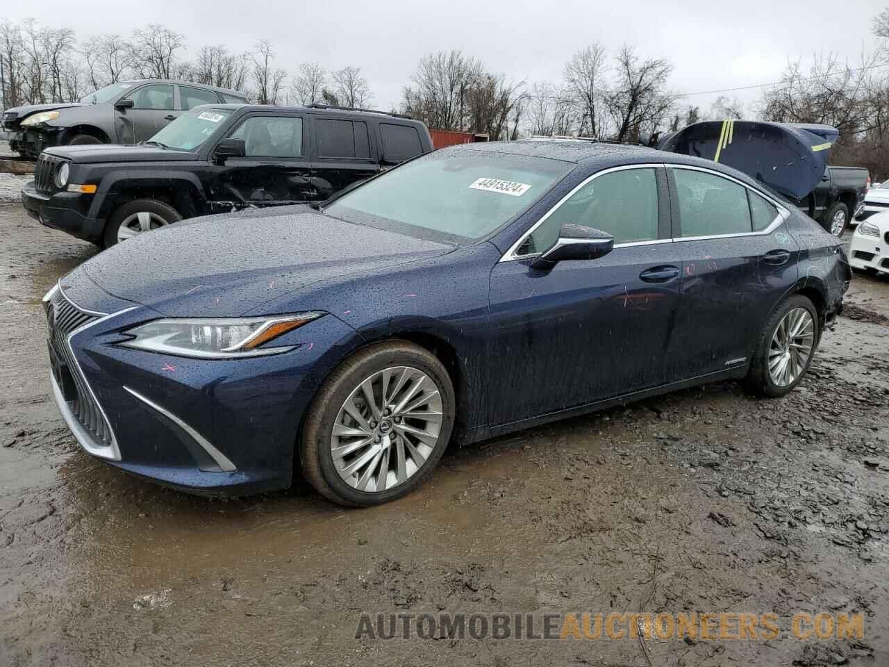 58AB21B13KU001335 LEXUS ES300 2019