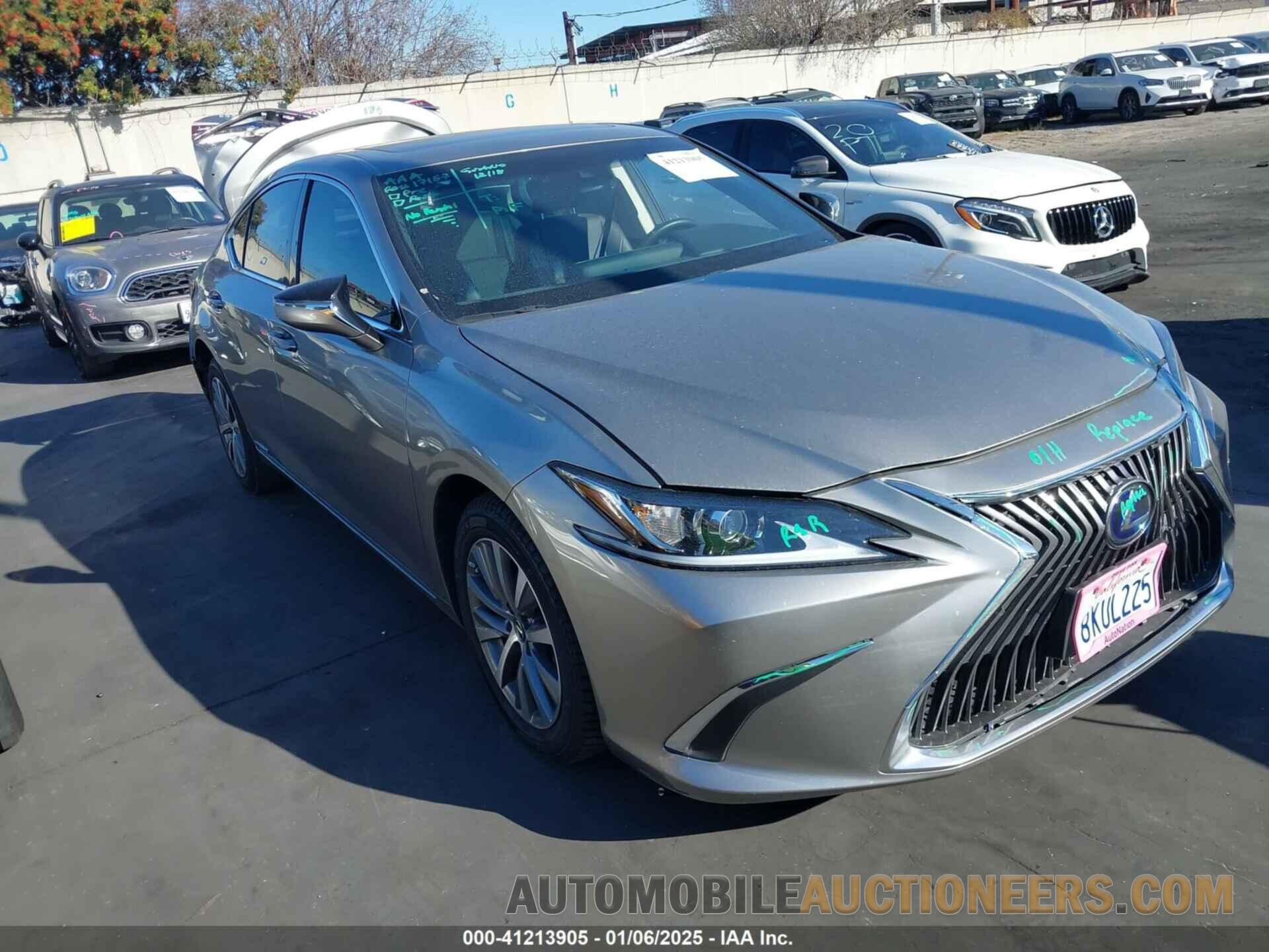 58AB21B13KU001514 LEXUS ES 2019