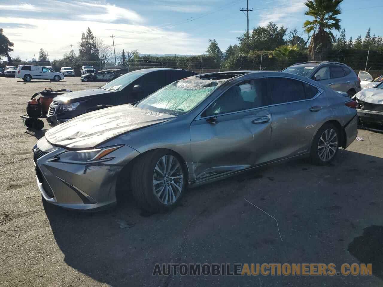 58AB21B14KU001862 LEXUS ES300 2019