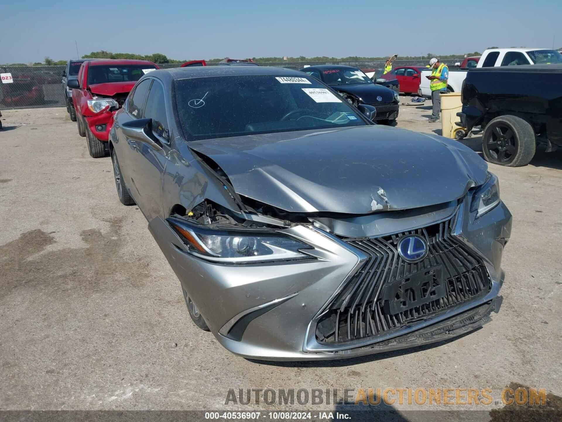 58AB21B14KU003059 LEXUS ES 2019