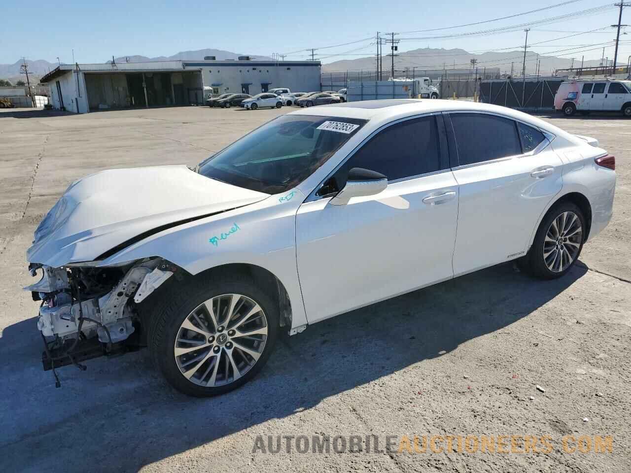 58AB21B15KU003815 LEXUS ES300 2019