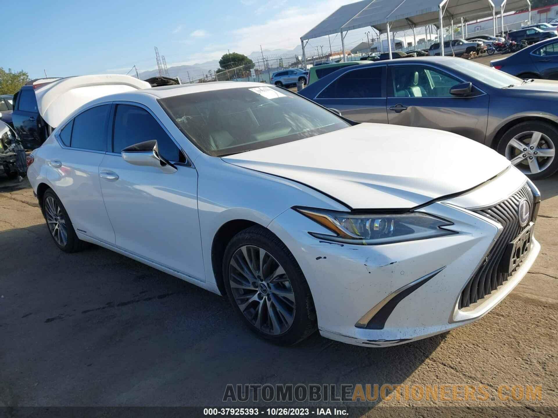 58AB21B16KU002057 LEXUS ES 2019