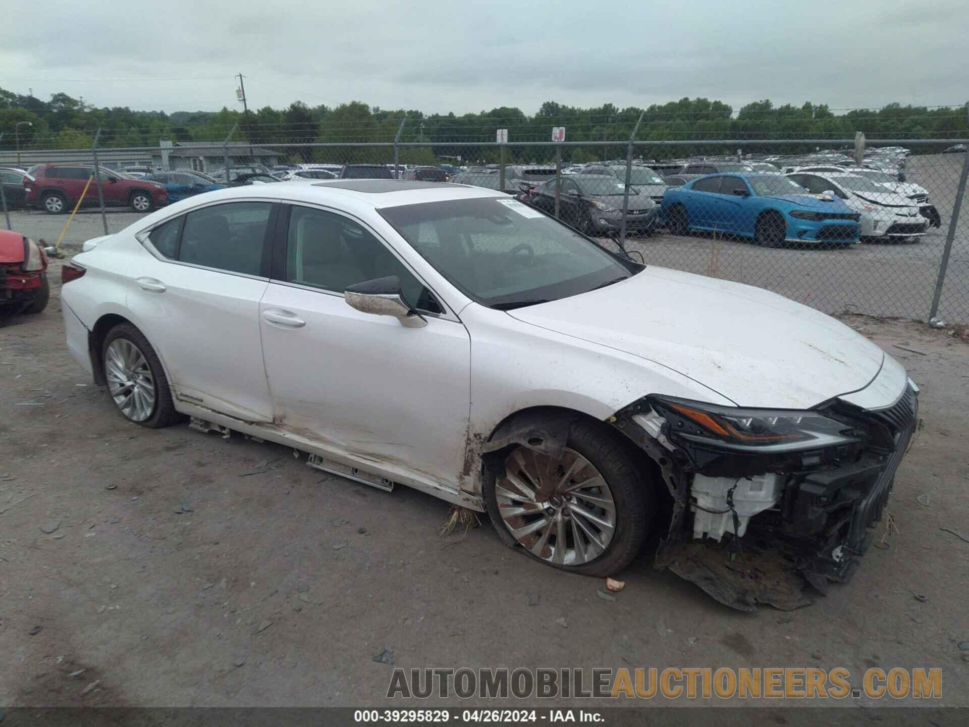 58AB21B16KU002267 LEXUS ES 300H 2019