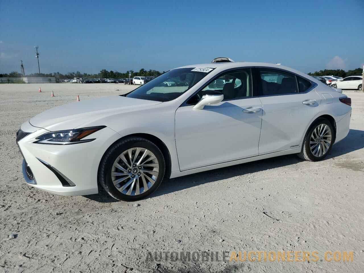 58AB21B17KU002388 LEXUS ES300 2019