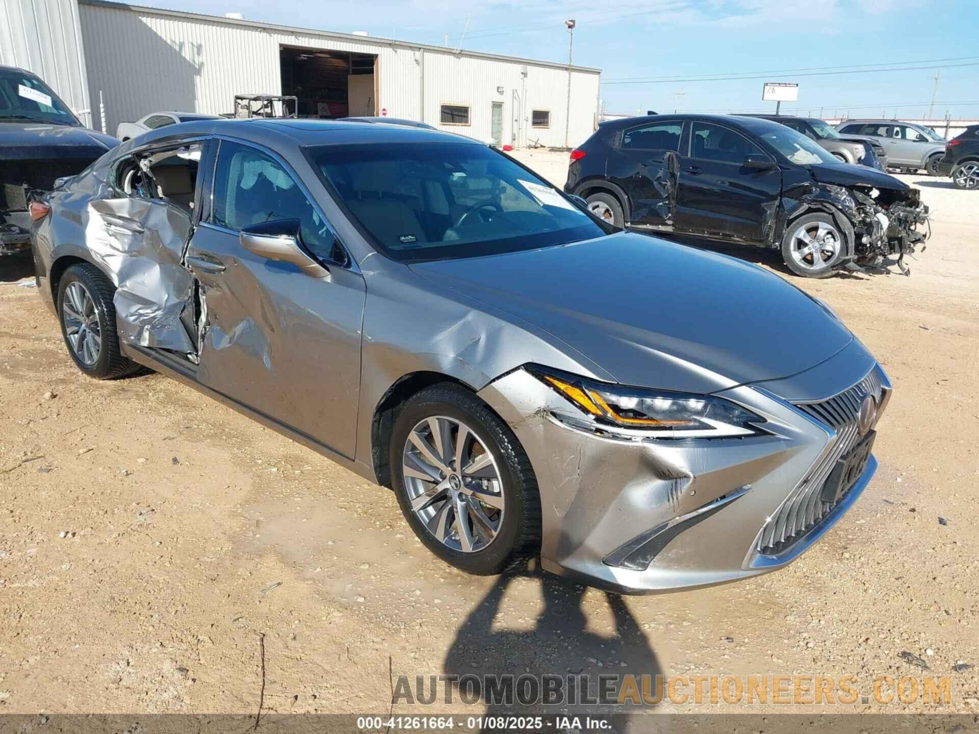 58AB21B17KU002911 LEXUS ES 300H 2019