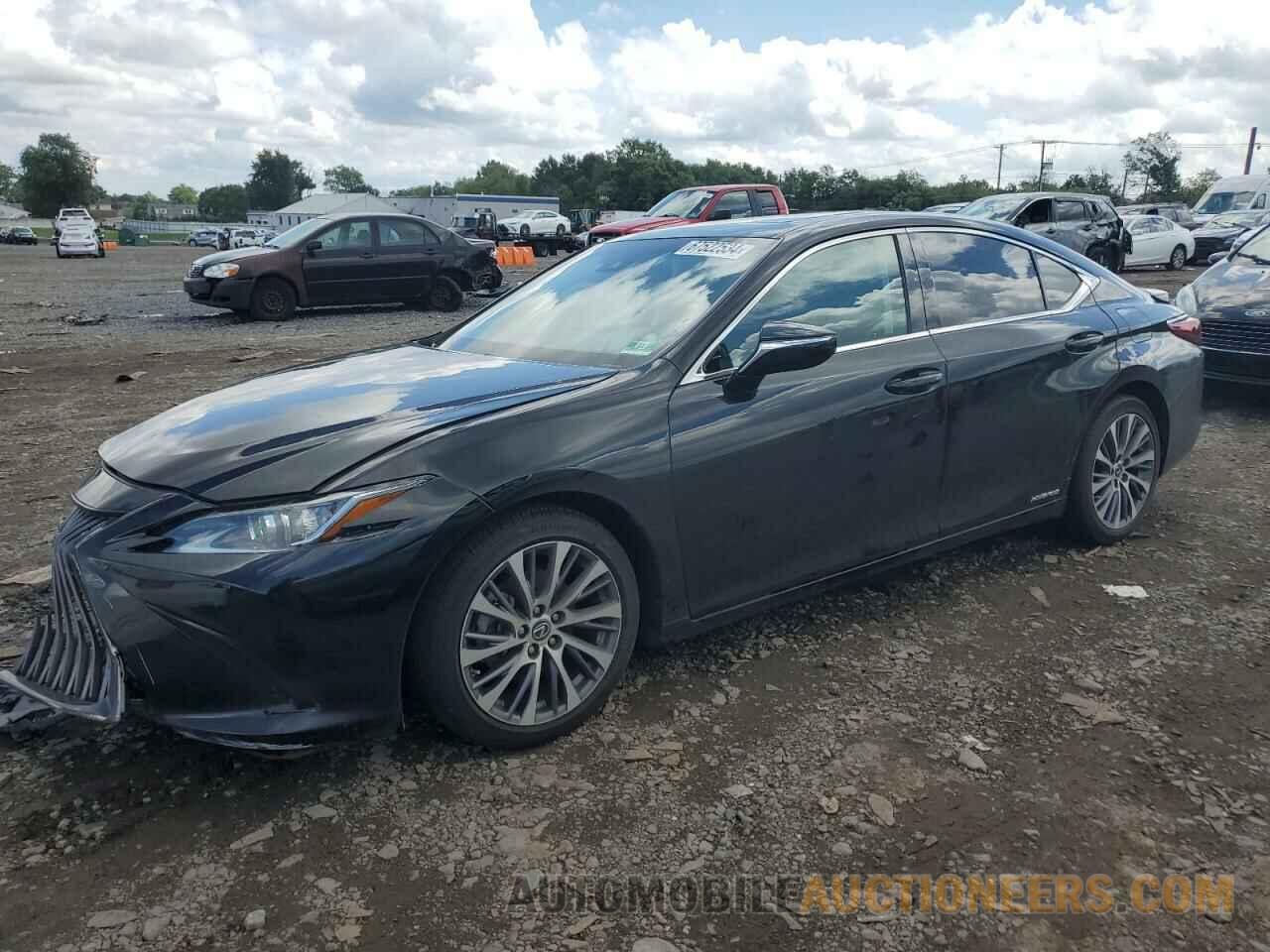 58AB21B18KU001072 LEXUS ES300 2019