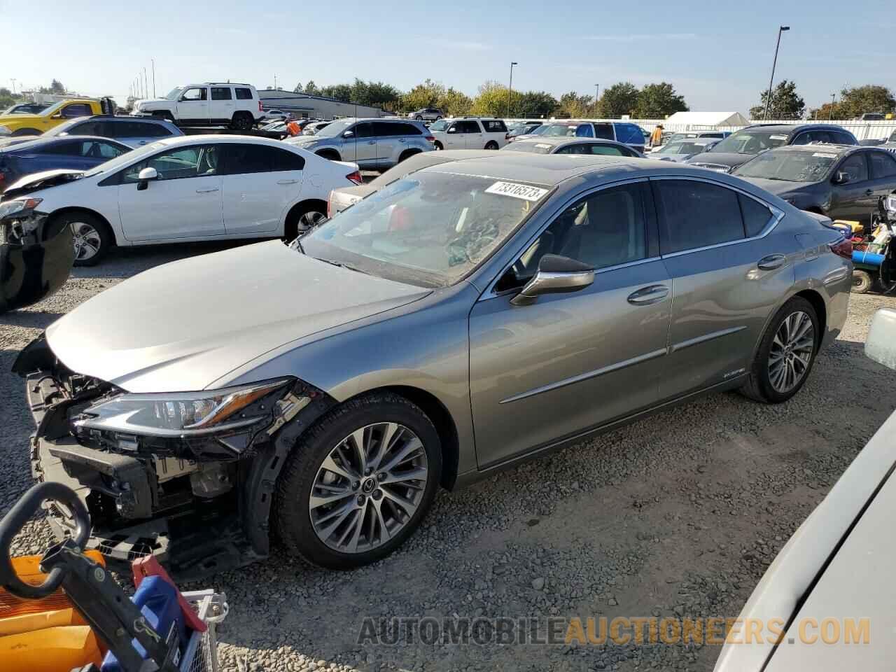 58AB21B18KU003520 LEXUS ES300 2019