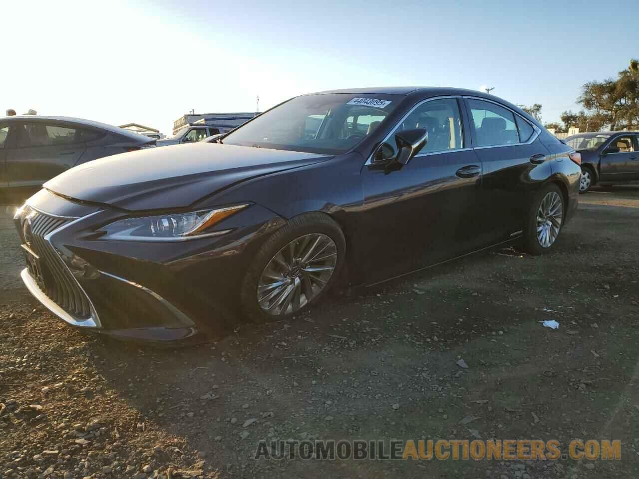 58AB21B19KU003896 LEXUS ES300 2019