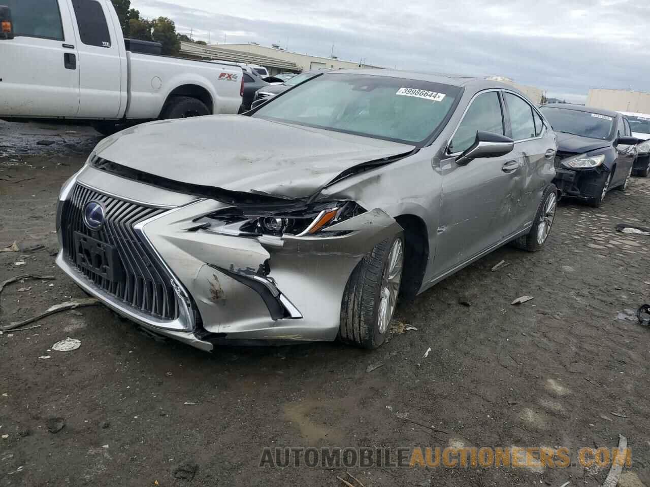 58AB21B1XKU001574 LEXUS ES300 2019