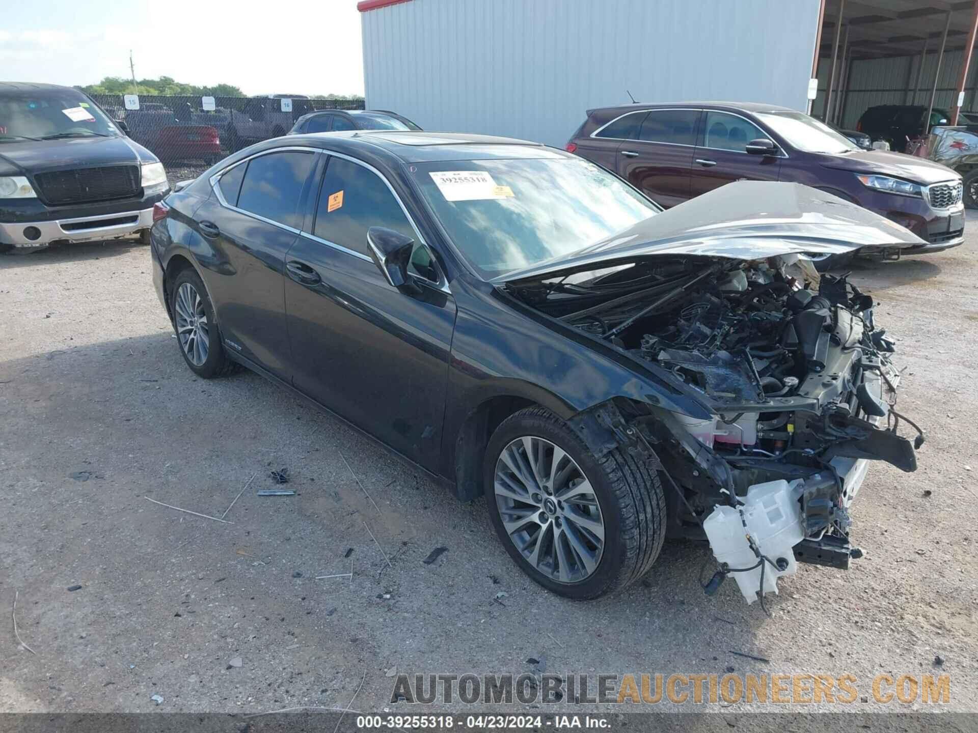 58AB21B1XKU001865 LEXUS ES 2019