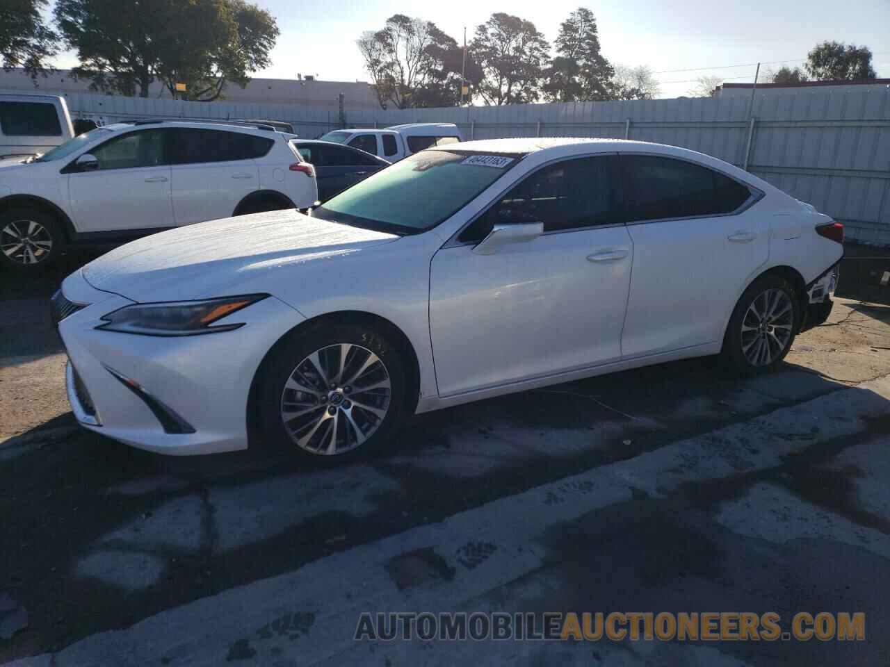 58ABZ1B11KU008957 LEXUS ES350 2019