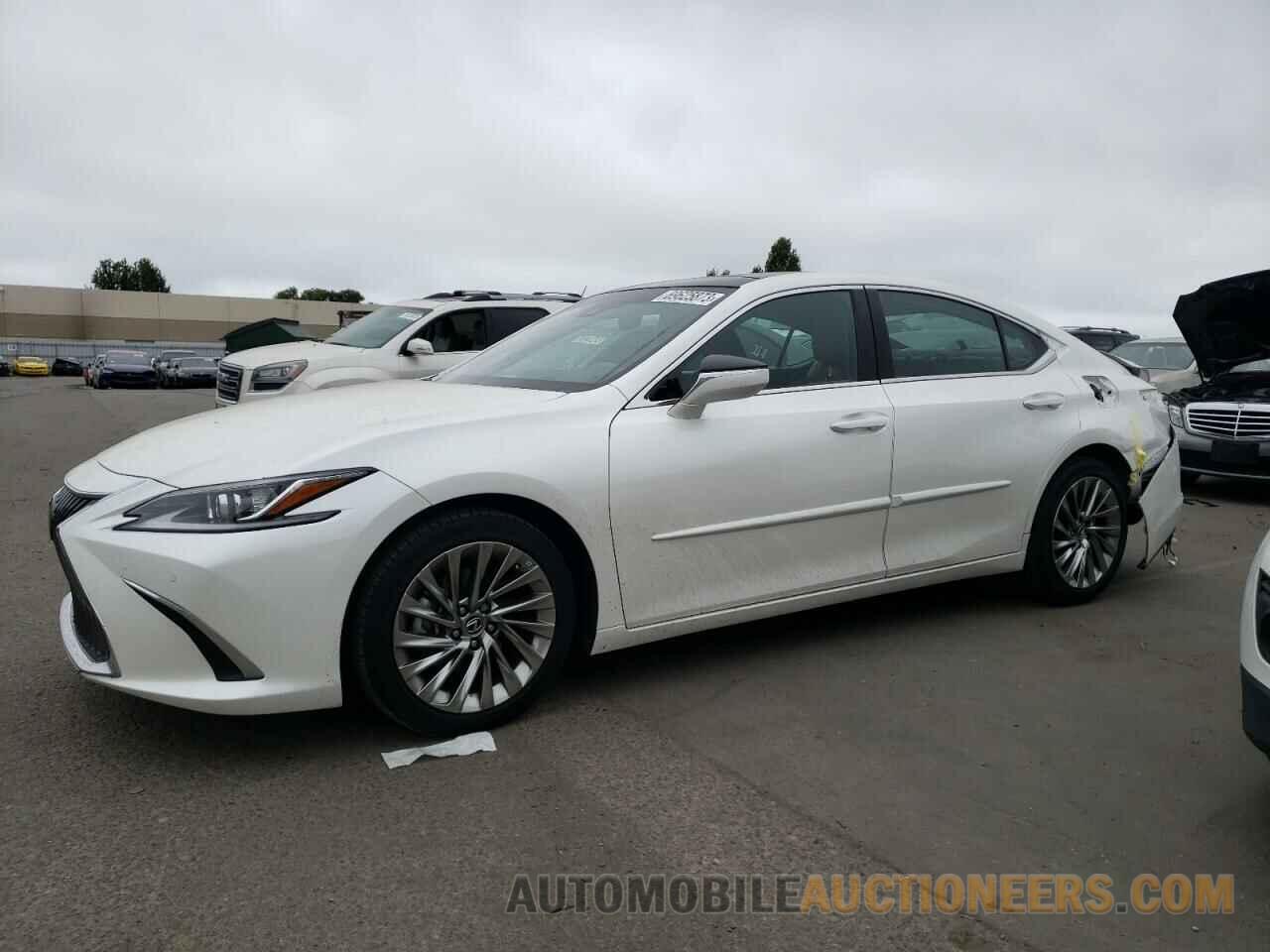 58ABZ1B17KU007327 LEXUS ES350 2019