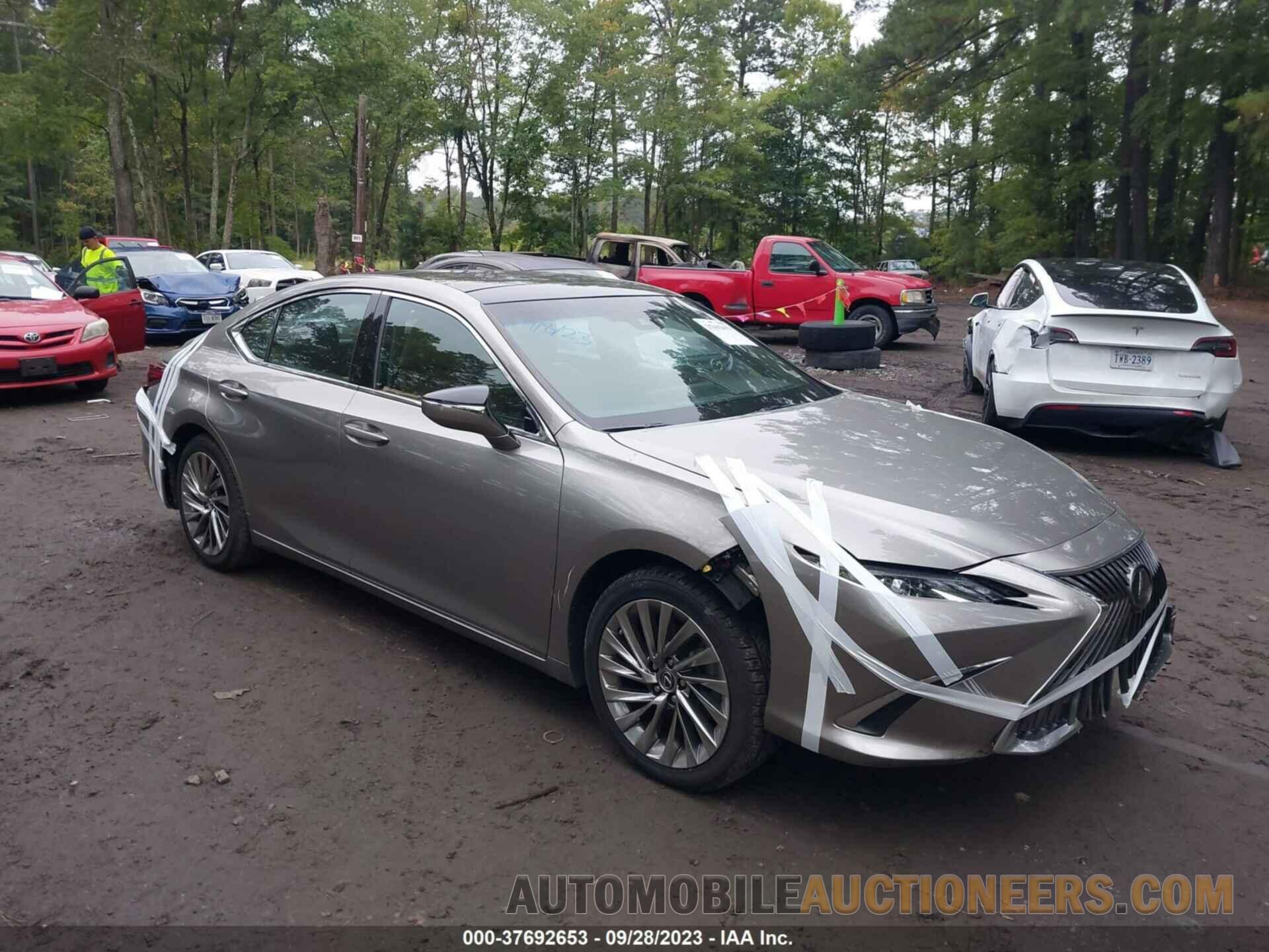 58ABZ1B19KU002890 LEXUS ES 2019