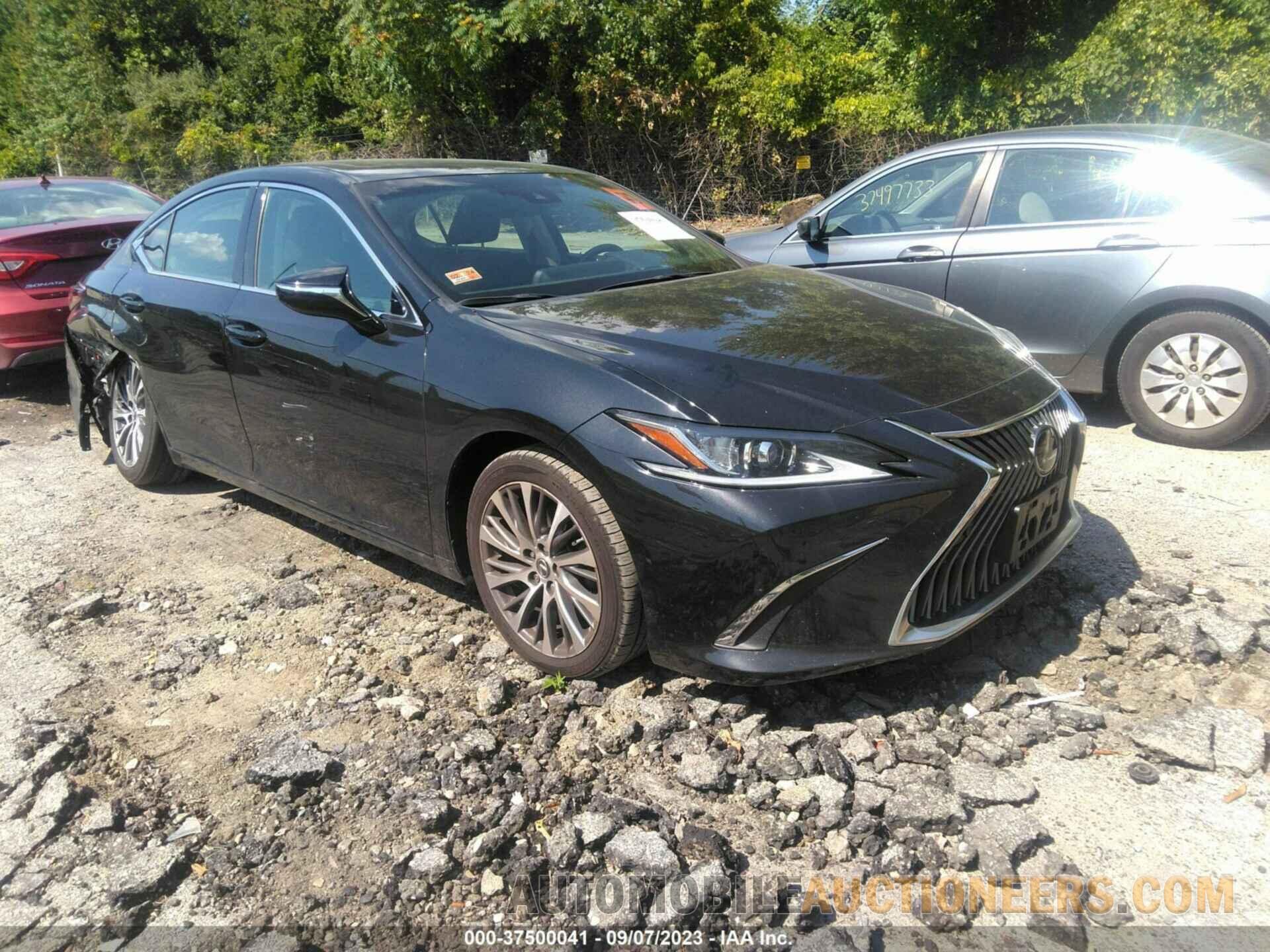 58ABZ1B1XKU008987 LEXUS ES 2019